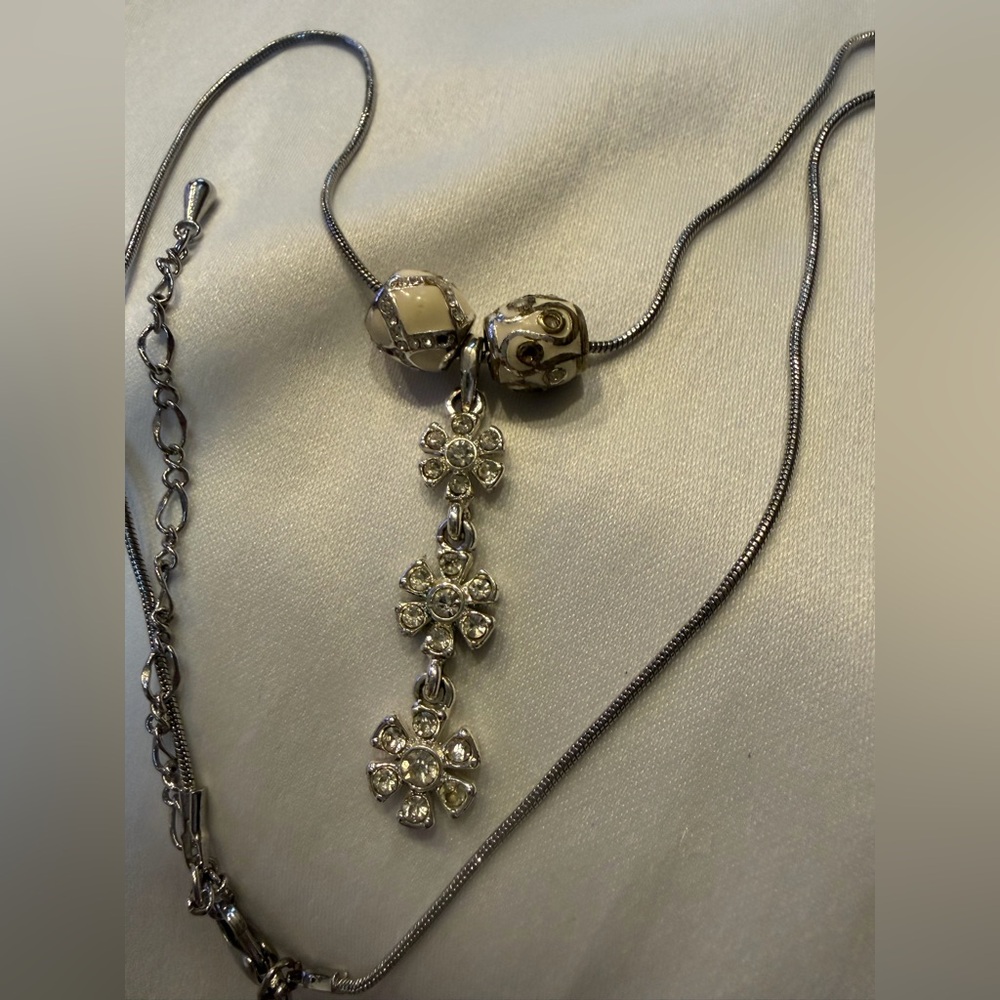 Elegant Silver Tone Floral Pendant Necklace with 2 Beads